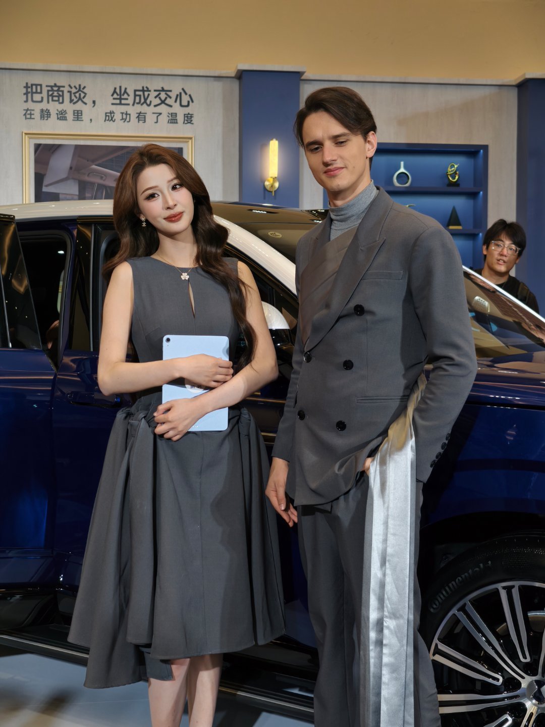 今晚科技安全旗舰SUV 2026款腾势N9 发布！先看看帅哥美女模特和新款车，晚