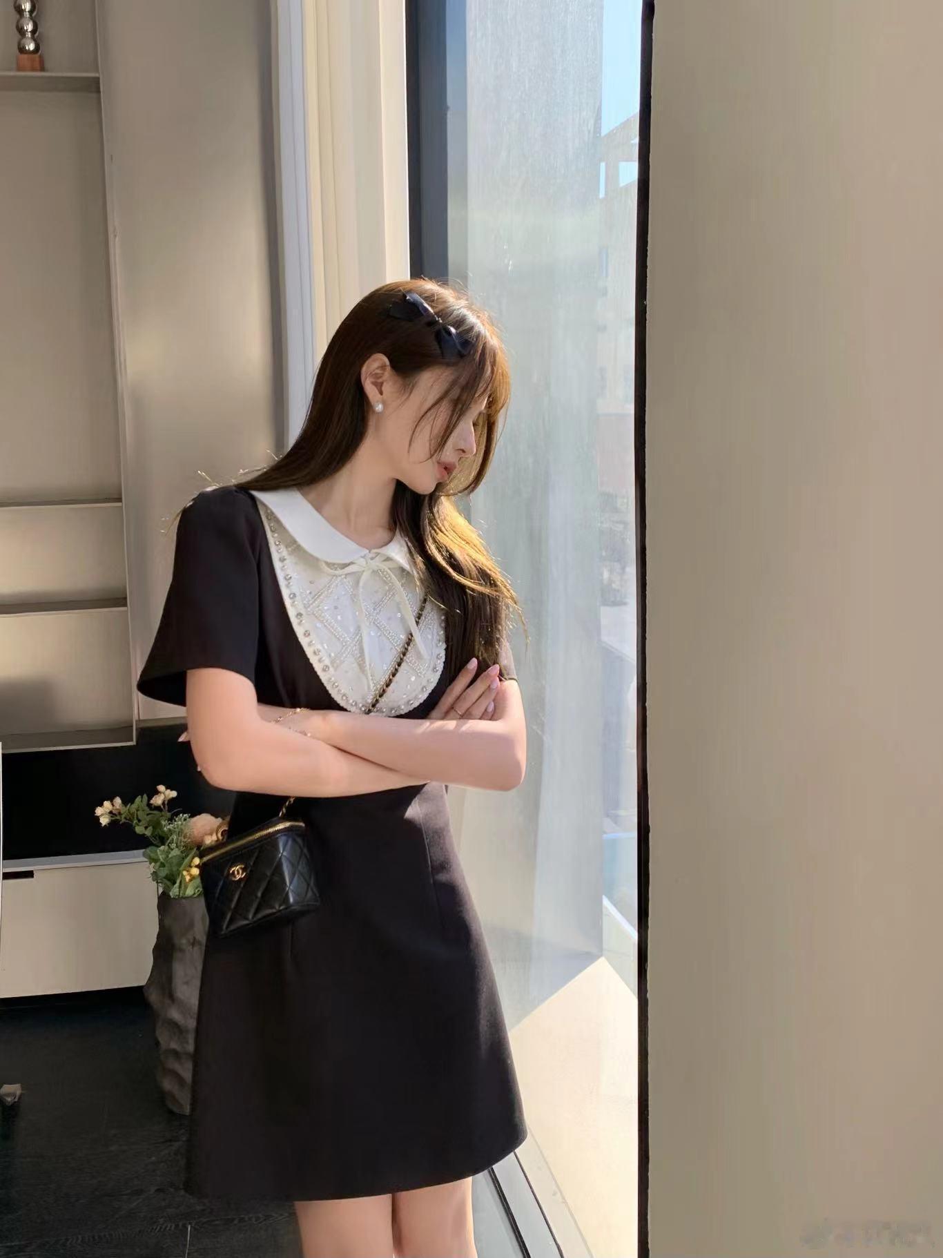 开始啦本期甜甜又端庄的小裙子哦近看有玄机～细节是珍珠水钻和小闪片～看看你们的🛒