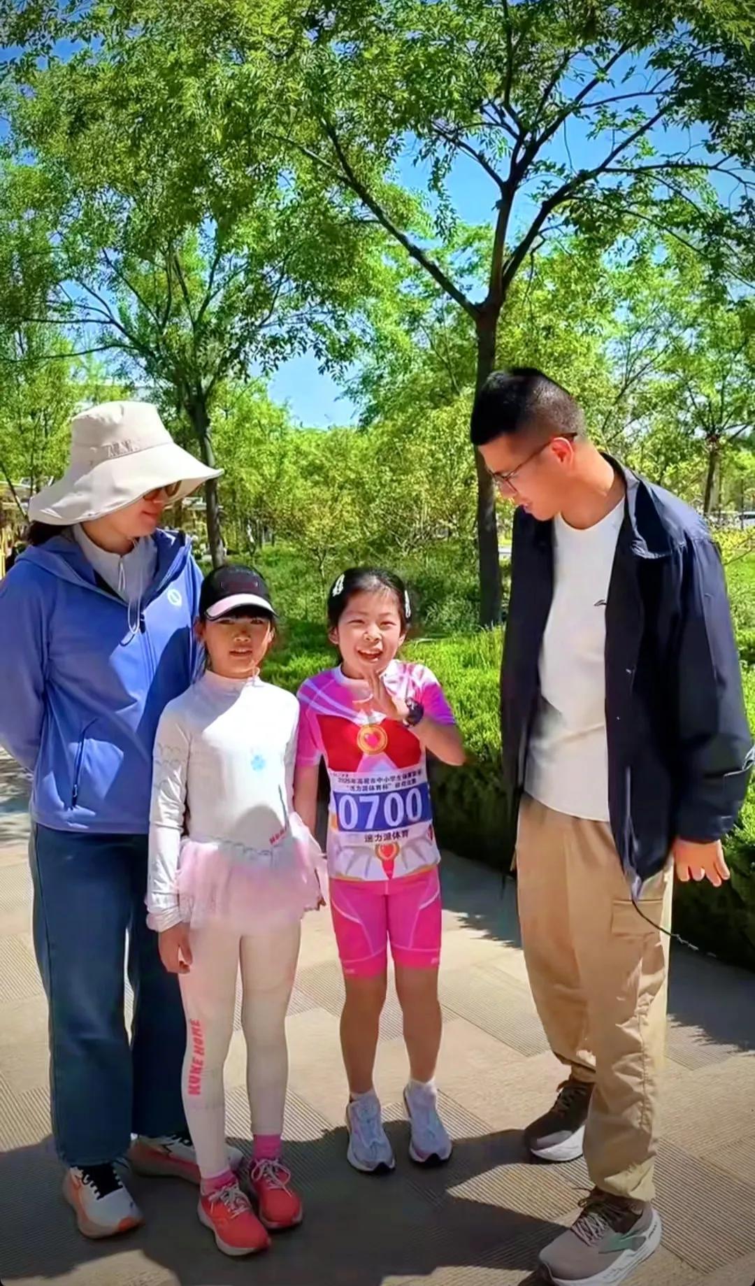 3公里跑15分23秒什么水平？

对于精英跑者而言，恐怕有氧慢跑都比这个快！
