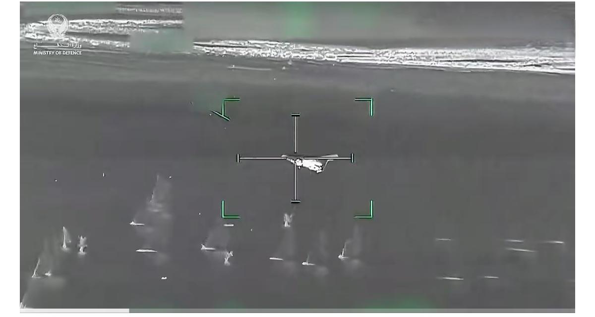 阿联酋国防部发布了一段视频，显示其军队击落了数架正接近阿联酋领空的伊朗无人机。