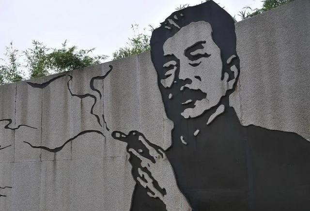 抽烟有害健康，关于这一点我没有意见。所以我也支持公共场合禁烟。但是我也反对一些人