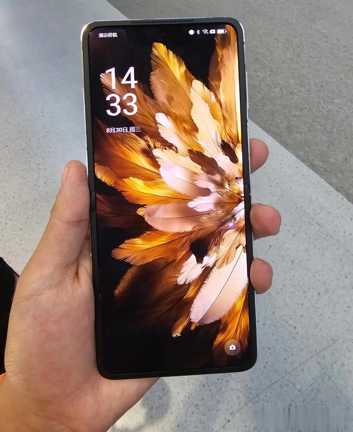 我靠，全体起立！线下体验华为Mate60 Pro，感觉比网上说的还要好用，不光是