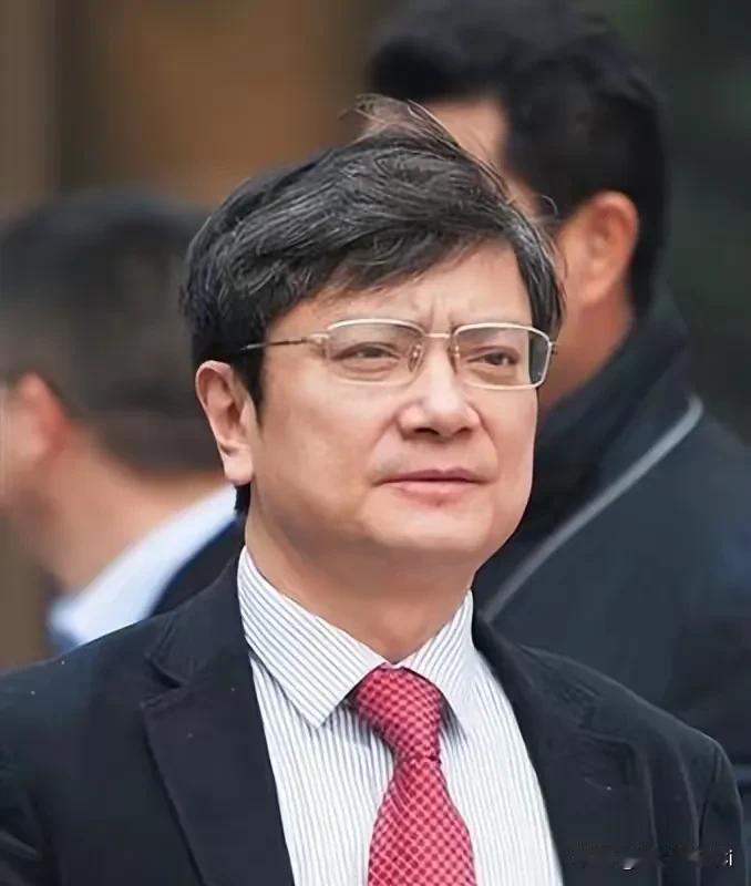 看到一段视频，郑强说，如果不是我的坚强，早就熄火了，因为我是人，是一位普通的老师
