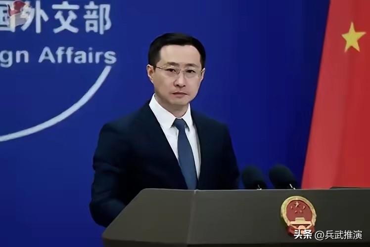 中国外交部发表严正声明，

23岁的日本现役自卫队军官村田晃大，带着18厘米长的