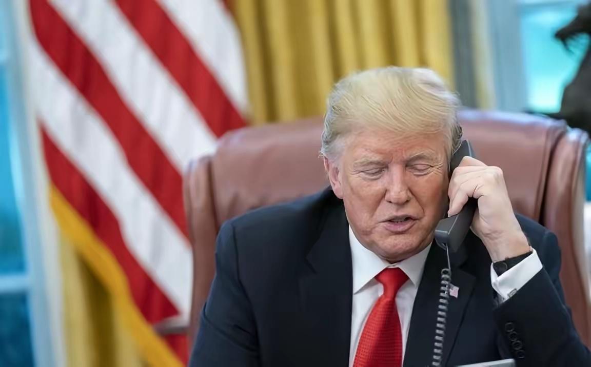 特朗普慌忙表态

今年1月下旬，菲律宾高调宣布在南海进行为期70天的“常态化军事