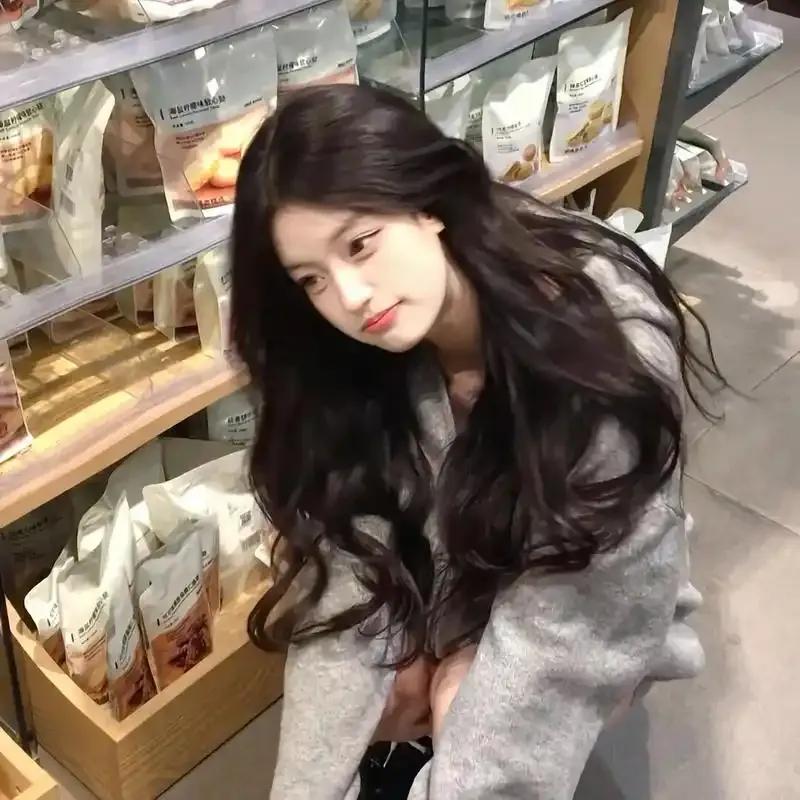 38岁，离异单身一个人，月收入2w左右，不抽烟不喝酒，买了车有了房，圈子干净喜欢