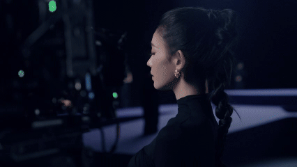 谁与张晚意林允希林娜依高闹元宵 灯火璀璨闹元宵，张晚意、林允、希林娜依高暖心短片