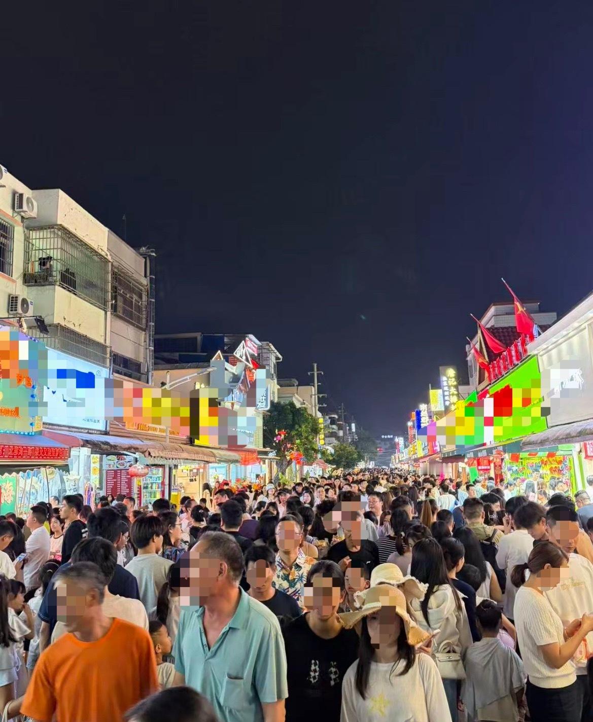 据统计，5月1日-5日，五一假期北海累计接待游客299.75万人次，同比增长1.