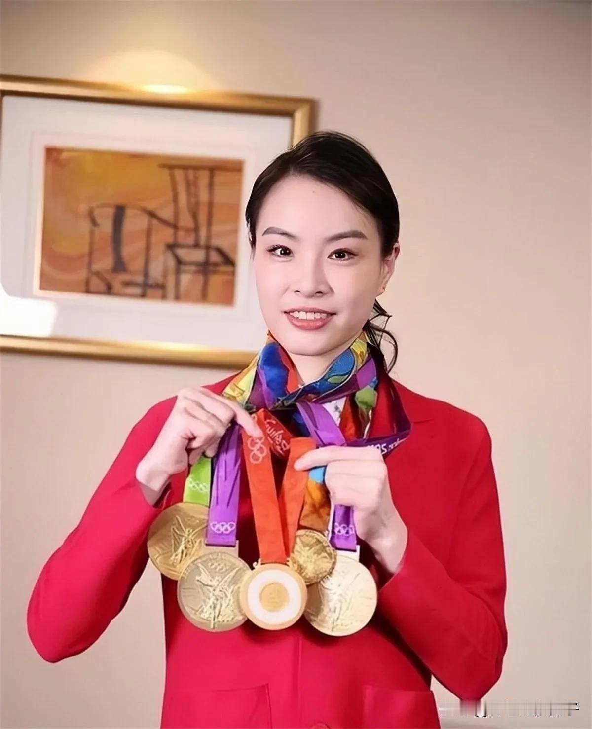 最近奥运会是个热点话题，曾经的奥运冠军吴敏霞也是大家非常喜爱的一名运动员，看到她