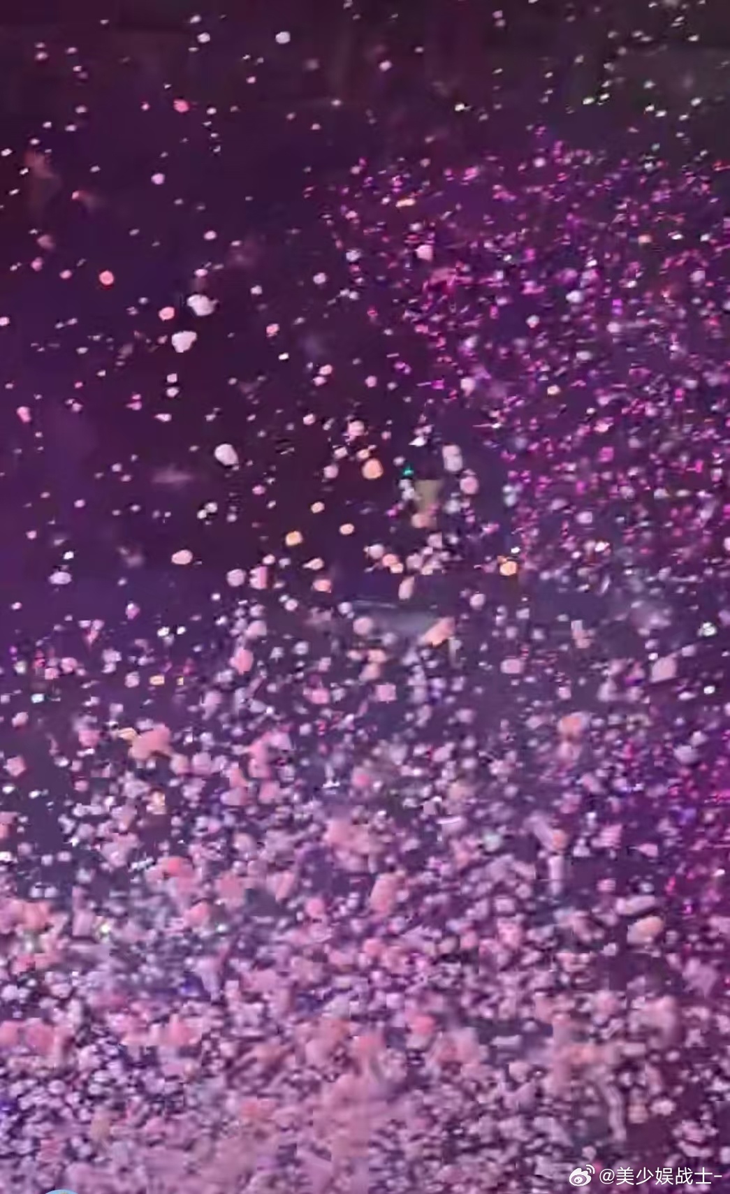 周杰伦你是最最最浪漫的 谁能拒绝周杰伦的浪漫啊，歌词里藏着数不尽的温柔甜蜜，演唱