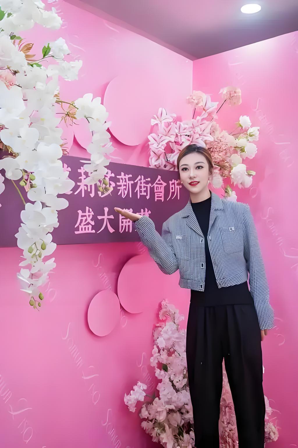 最近闺蜜们被莎蔓莉莎种草了!

姐妹们喜欢莎蔓莉莎，核心在于它精准戳中了女性对“