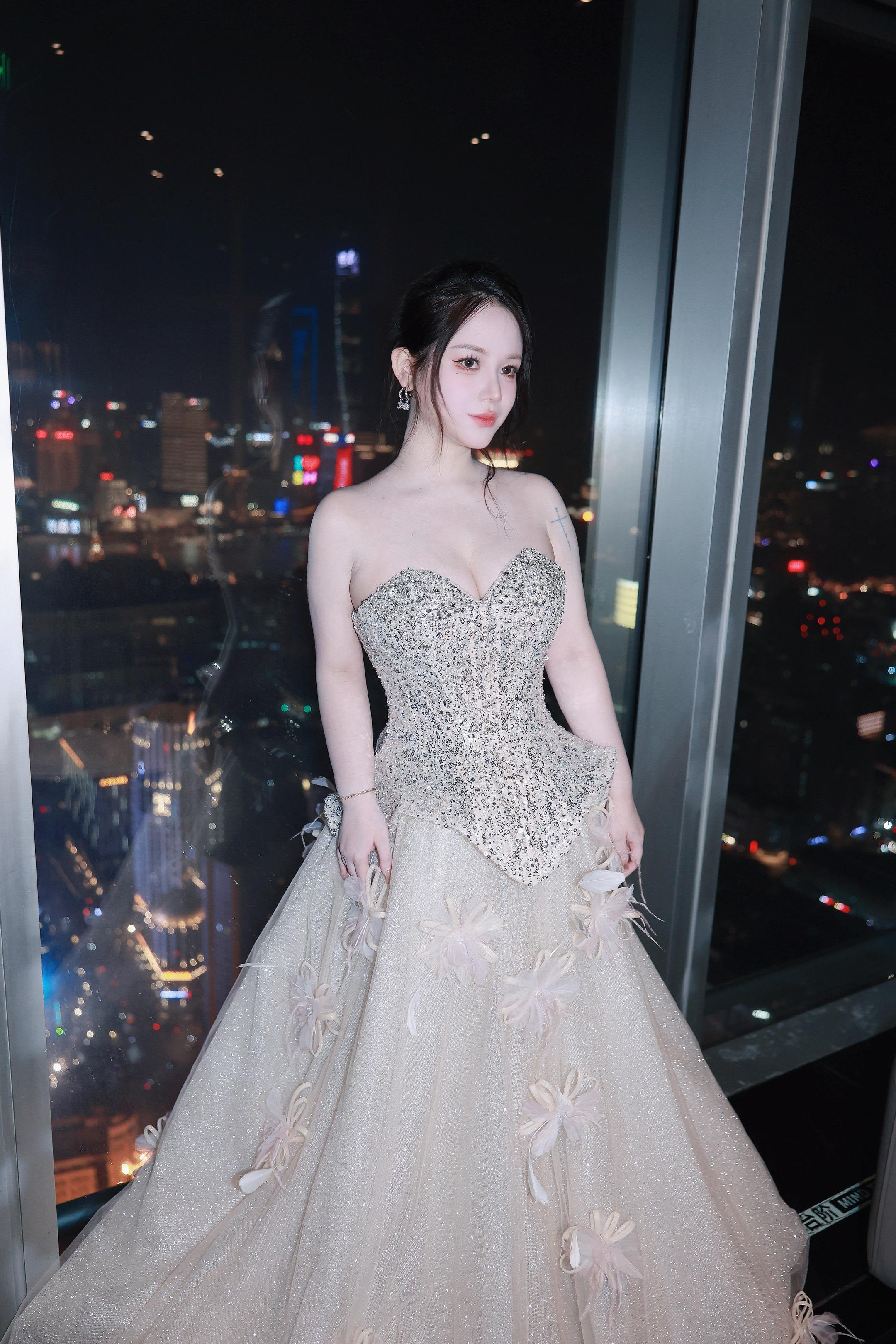 仙女穿搭 晚礼服卡点 女团体验卡 腰精已上线 礼服写真