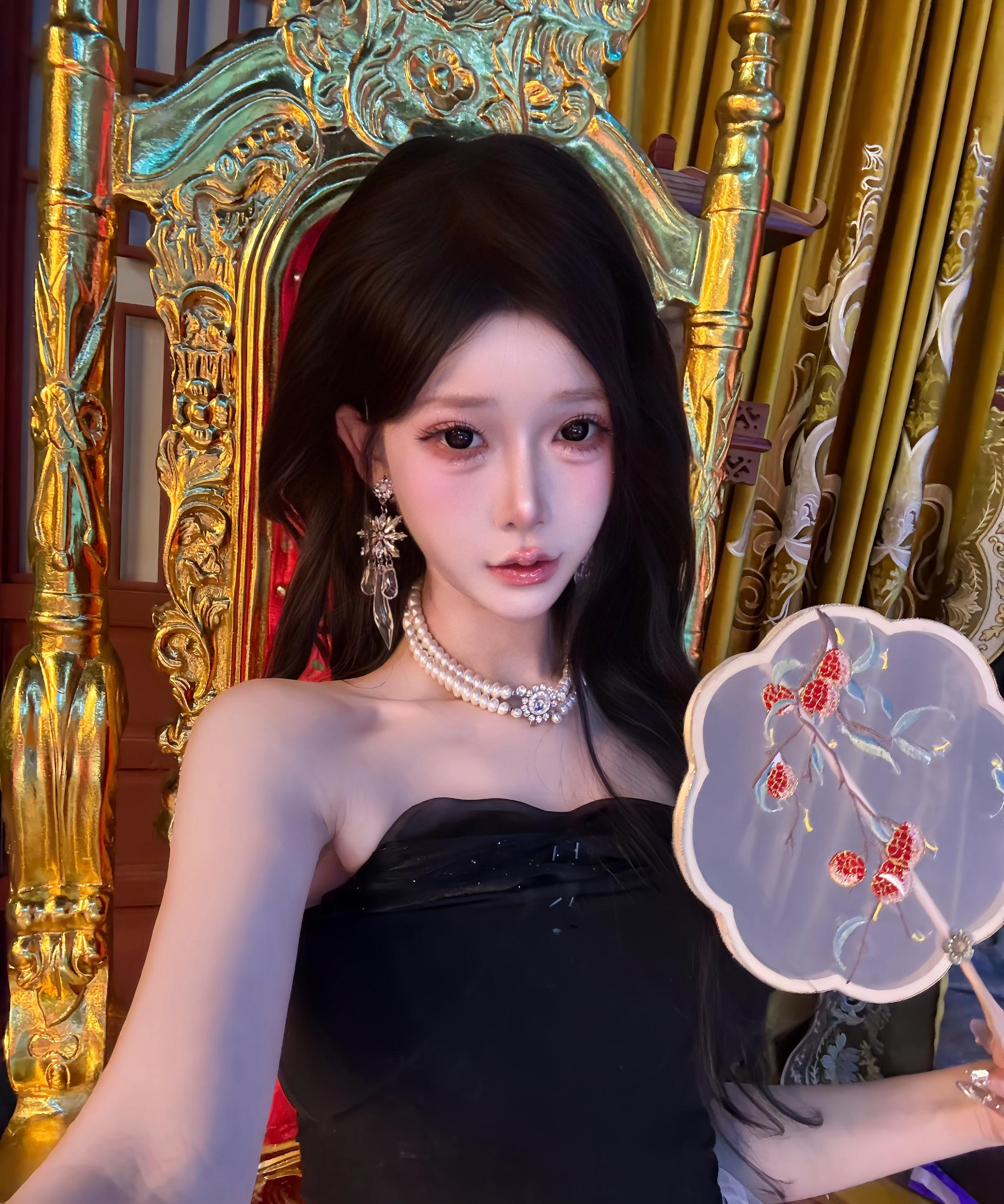 花间酒 人间月 公子何不留下和我共饮