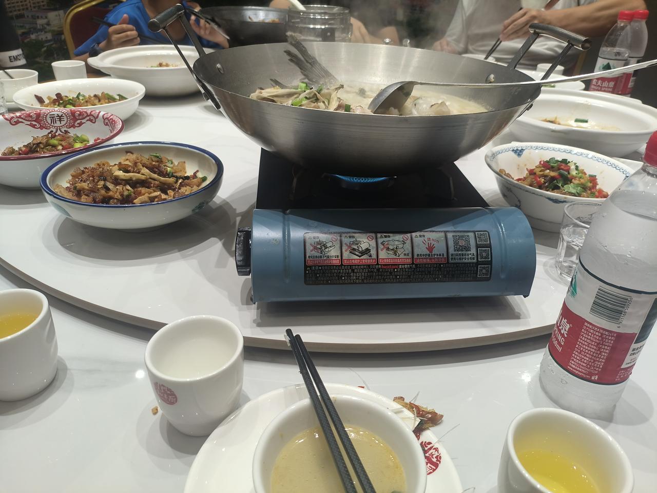 有人说老索跑公司，就是混饭！！！
我去办公室见管理层，有人骂，你不去看生产，知道