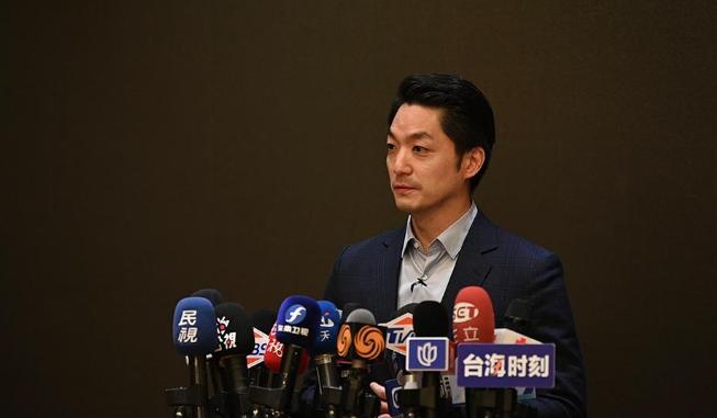 如果把历史比作一个人的记忆，那么现在的台湾，正面临着一场蓄意的“强制失忆”。
