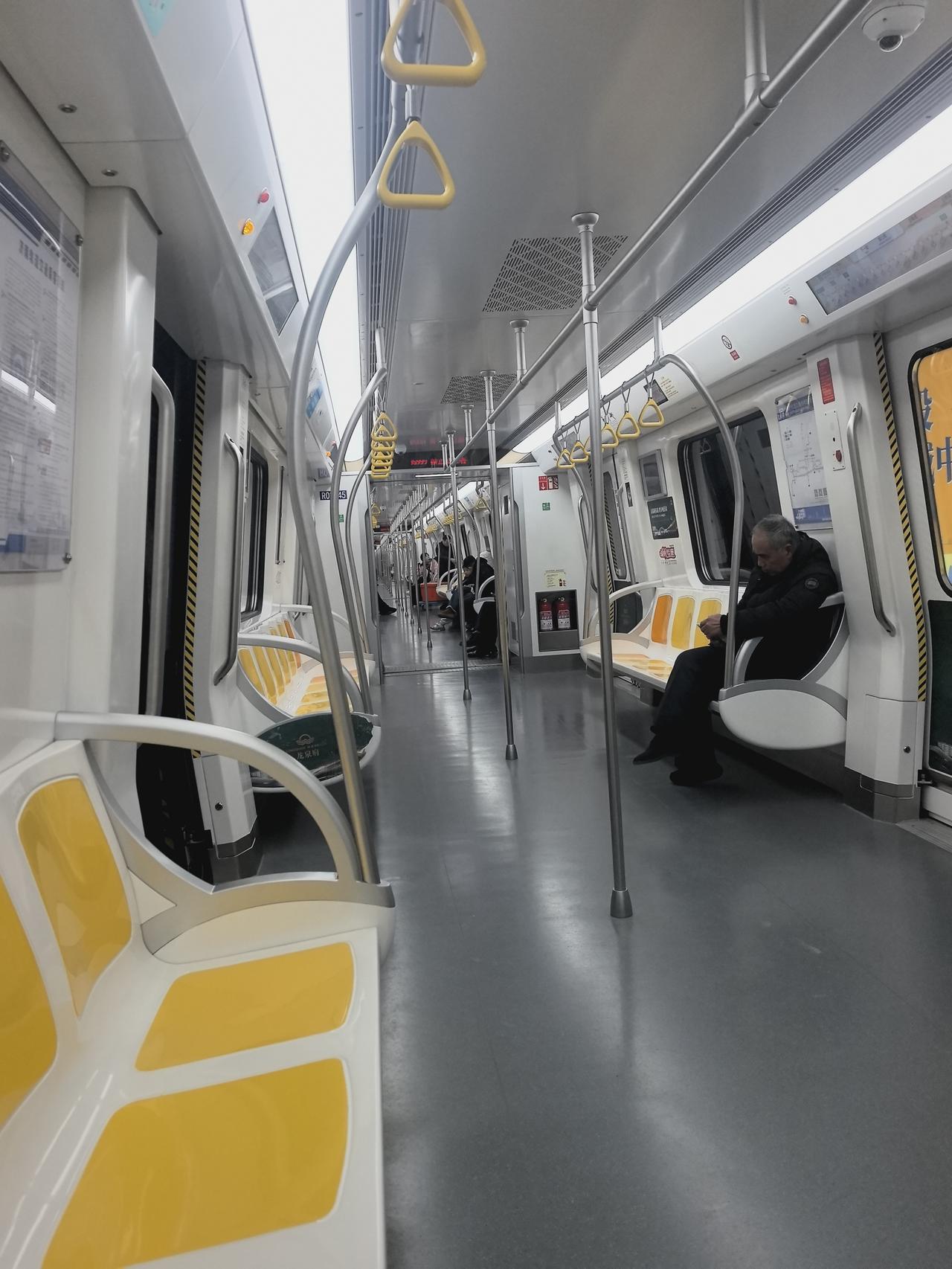 假期的济南地铁
腊月二十八日