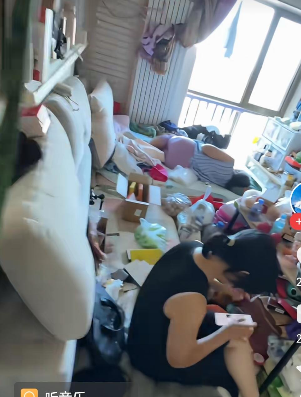 看看，这一家人的生活，叫不叫幸福？
     什么是幸福，每个人的幸福标准不同，