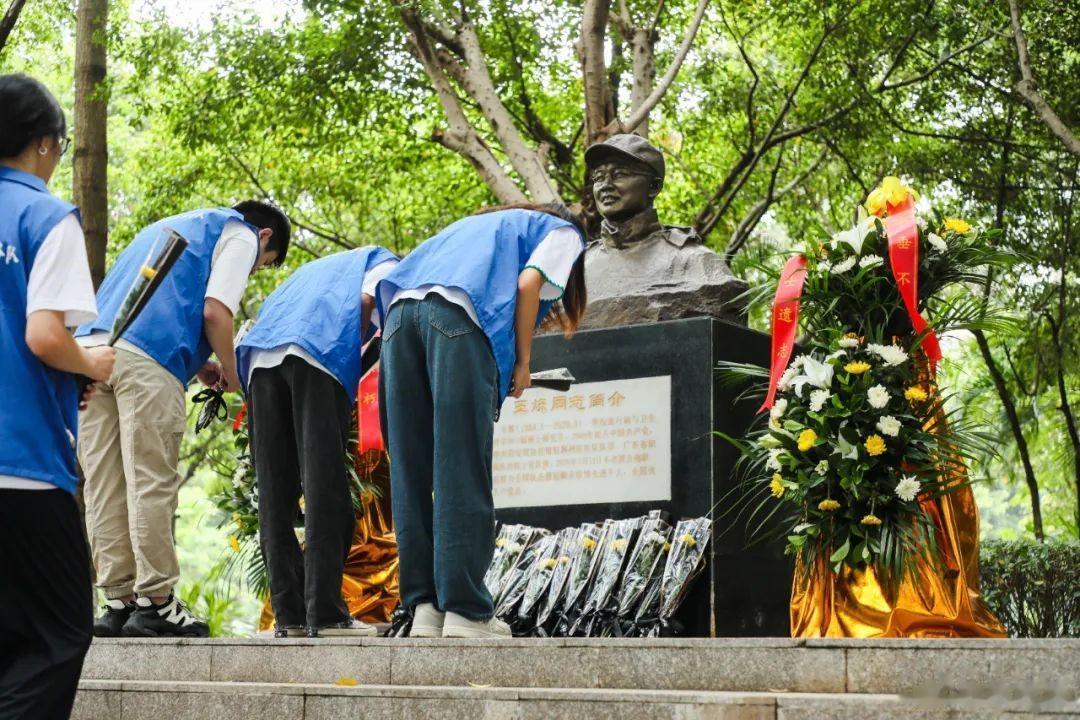 【不忘英烈，奋力前行，广药大师生缅怀王烁烈士】在第10个“烈士纪念日”来临之际，