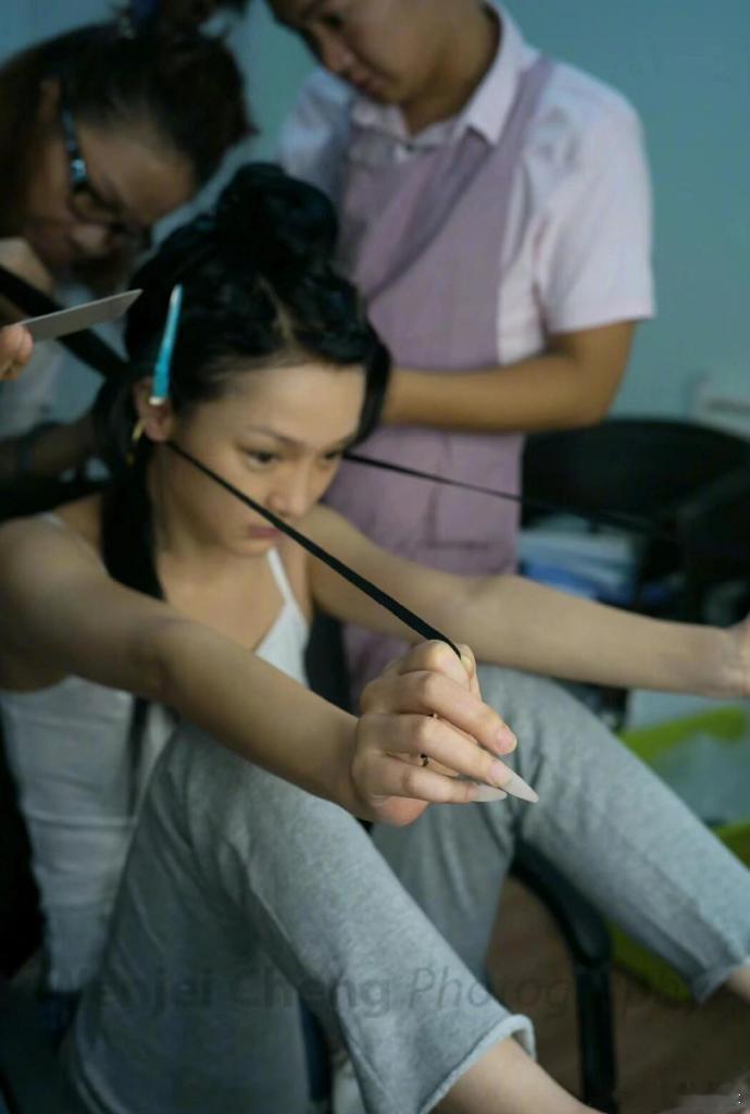 原来周迅拍如懿传一开始是这个状态，为啥播出却那么浮肿。。。 