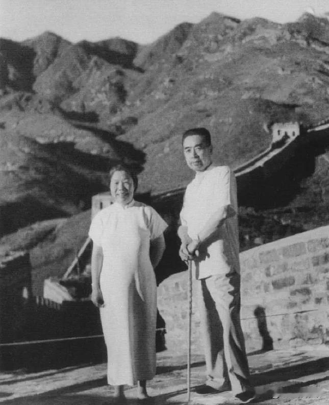 周恩来与长城