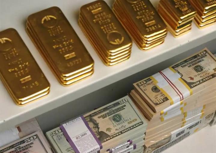 印度想把存在美国的黄金运回国，美国却不放行。中国走了另一条路，用更巧妙的办法，让
