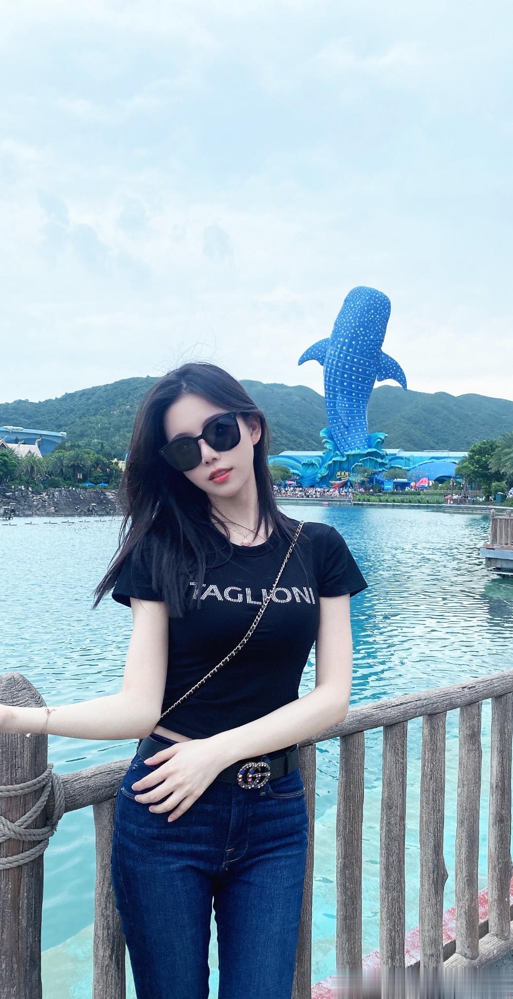 珠海长隆人比想象的少 还蛮好玩的[挤眼] ​​​