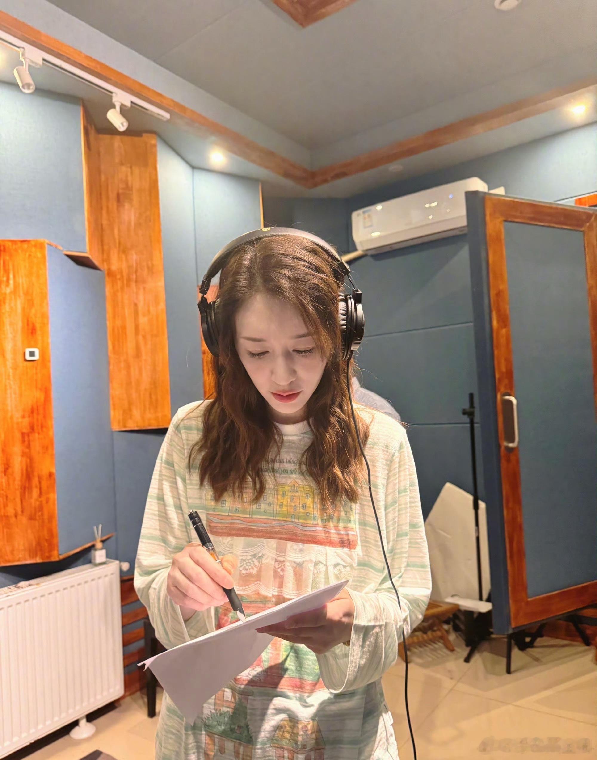 李小冉 官方信息尚未公布，请勿轻信网传消息李小冉疑回应退出浪姐乘风2026