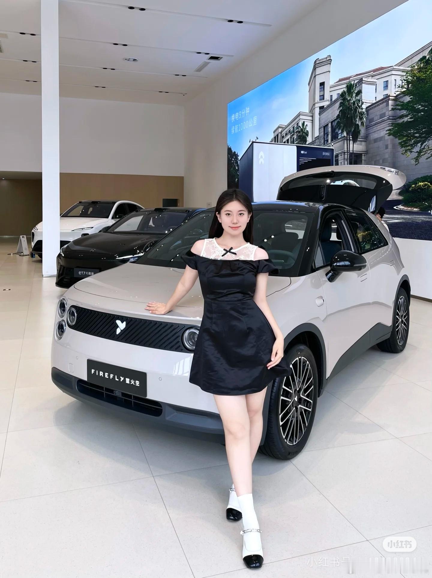 女生真的无法拒绝！颜值超高的车车～马上要毕业啦🎓男友带我来看车车咯🚗转了一圈
