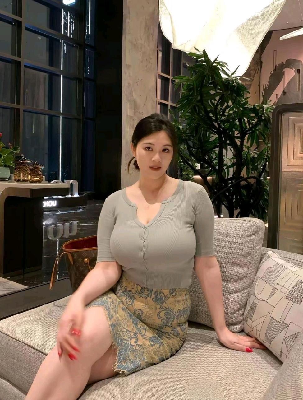 工作后懂得哪些道理＃
    参加工作后，逐渐懂得了许多现实而深刻的道理。与领导