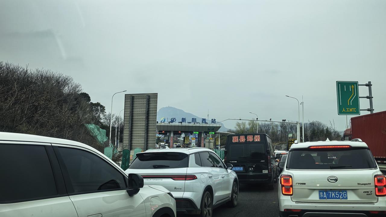 豫A、豫V开头的郑州汽车，只要装有ETC，走郑州市辖区内的高速，可均免收过路费。