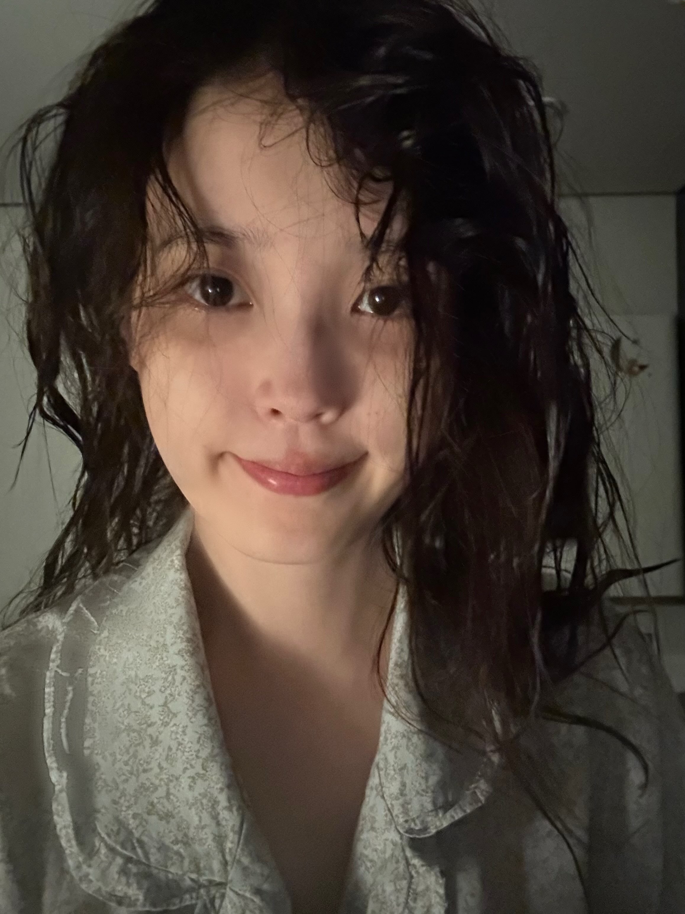IU李知恩 INS更新🖤🤍 