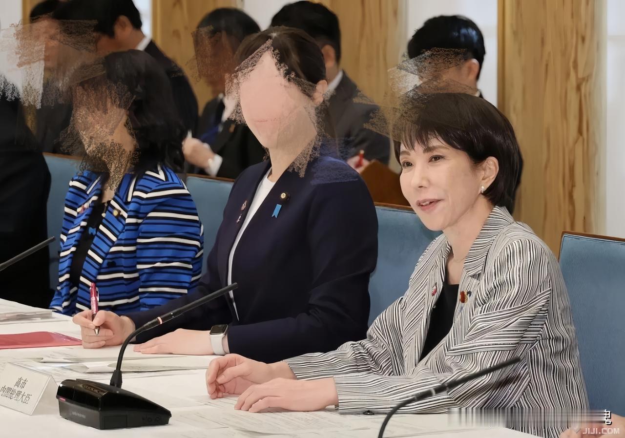 炸锅了！
中方管制两用物项，日本网民吵出两个极端
 
谁能想到中方一份出口管制清