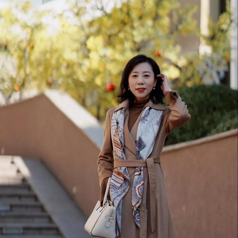 秋日漫步，优雅时尚穿搭，尽显女性魅力显气质感穿搭 大方优雅穿搭 知性女人味穿搭 