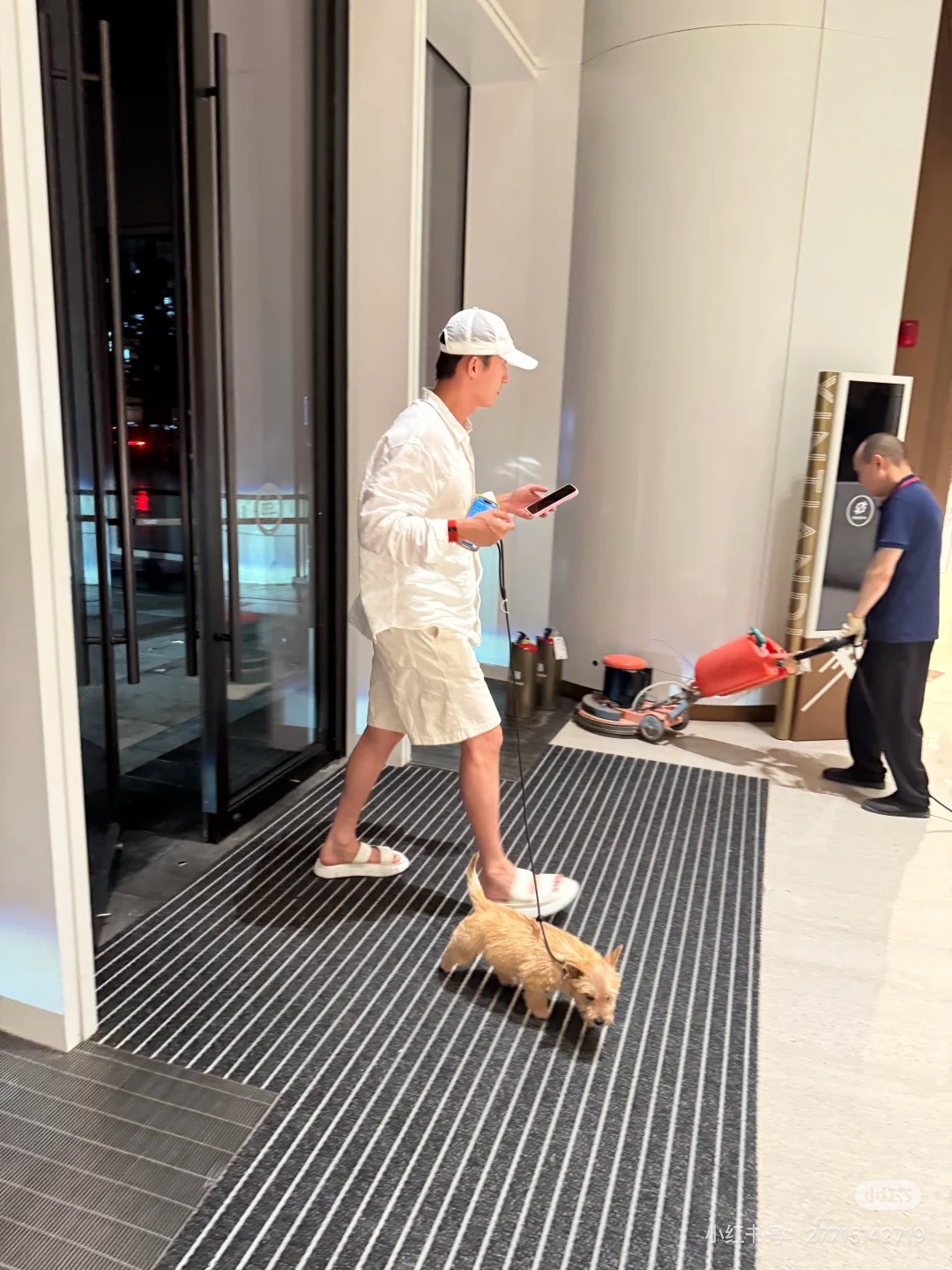 夏天跟着爸爸去了不少地方