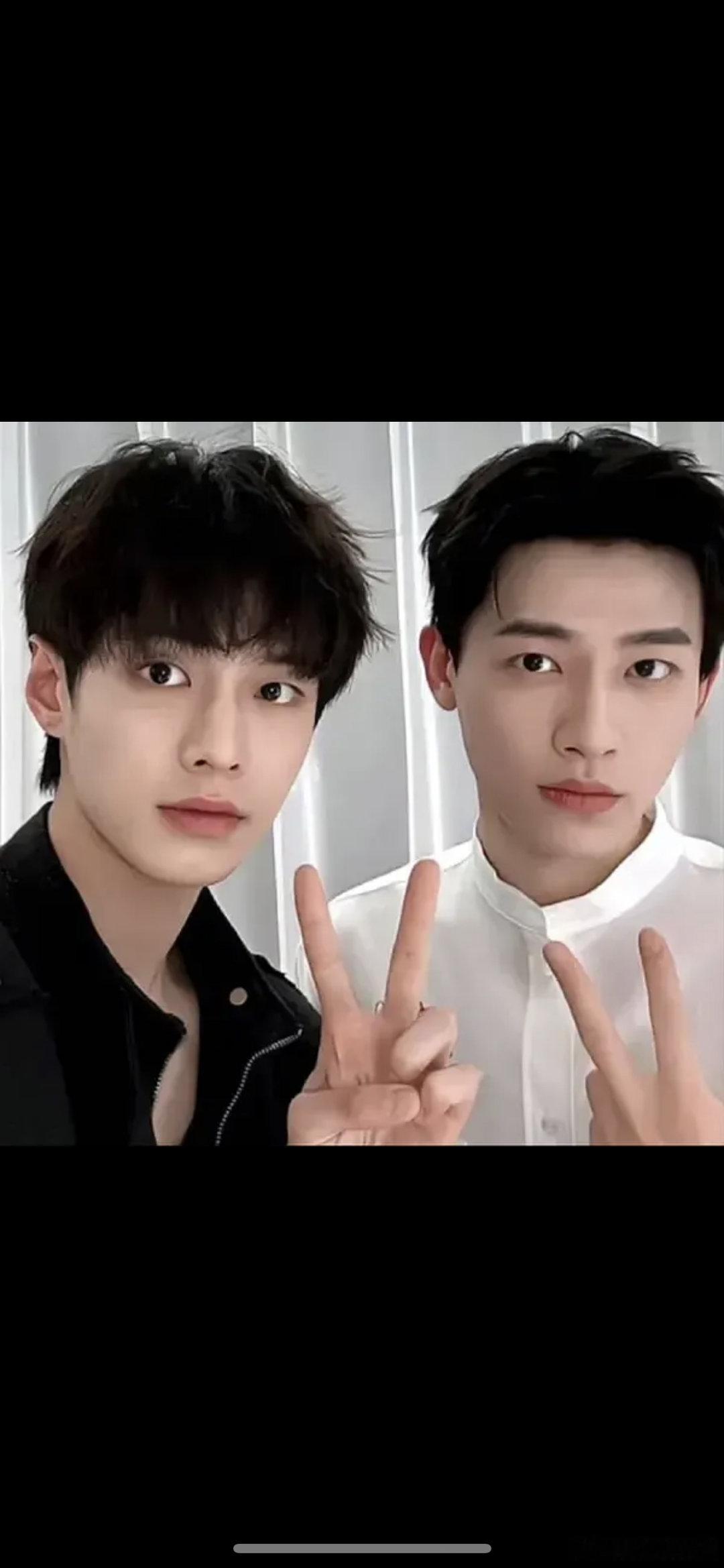 何与和辛云来二选一当男主，二人已经成为95花的热门男主人选了，你想看谁 