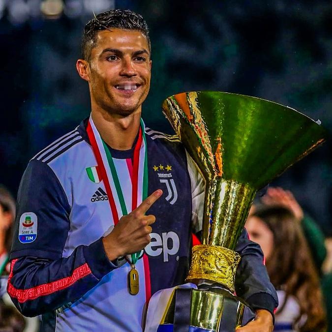 7年前的今天，克里斯蒂亚诺·罗纳尔多随尤文图斯赢得了意甲联赛冠军！🏆 他成为首
