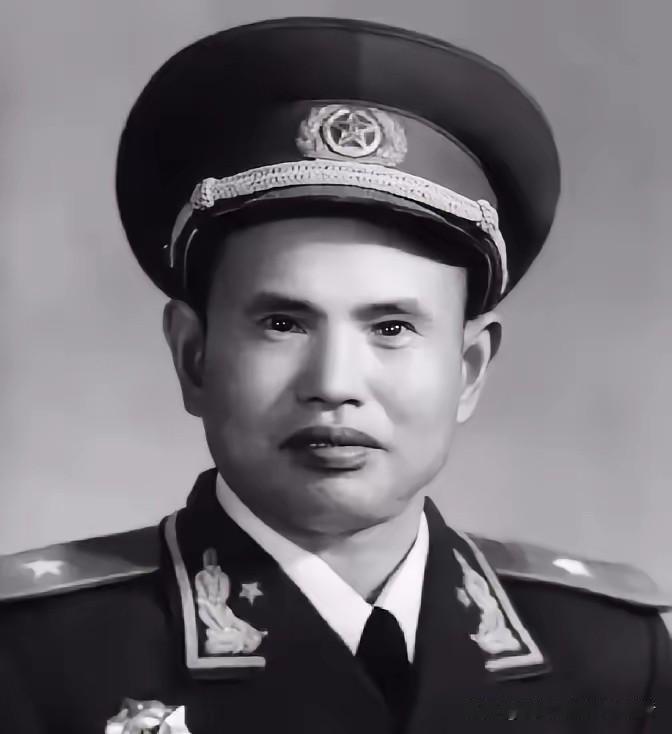 1939年的华北抗日战场，一场反常的对战景象，向来装备规整、军纪严苛的日军，在发