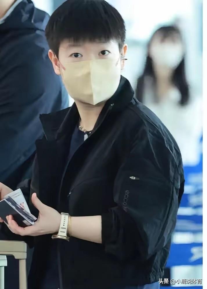 凭啥都说孙颖莎这次稳拿三连冠？
 
全网看法直接吵成两波。
 
年轻球迷疯狂看好