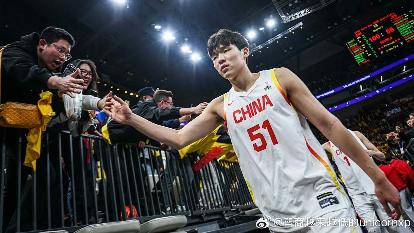 杨瀚森今日试训森林狼。一同受邀试训的还包括了:Sion James (杜克) 、