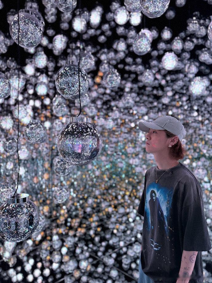星光灯下的鹿晗 鹿晗万花镜素颜随拍 鹿晗万花镜素颜随拍有，是星光灯下的鹿晗，谁懂