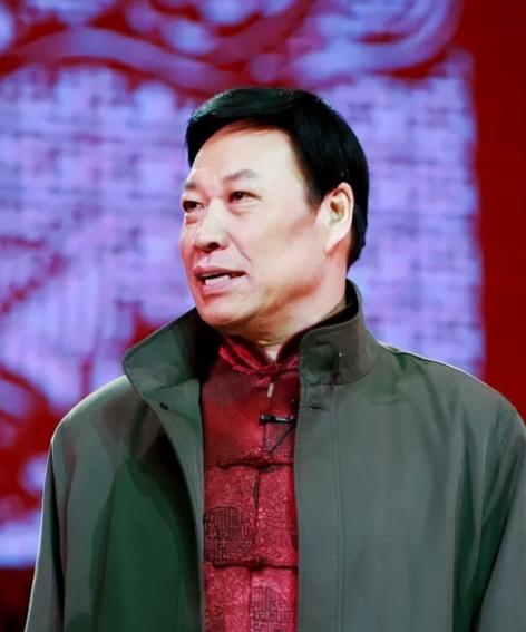 那年夏天，董贞琼和魏积安回山东看父亲，车子在离村几公里的地方陷进泥沟。
 
魏积