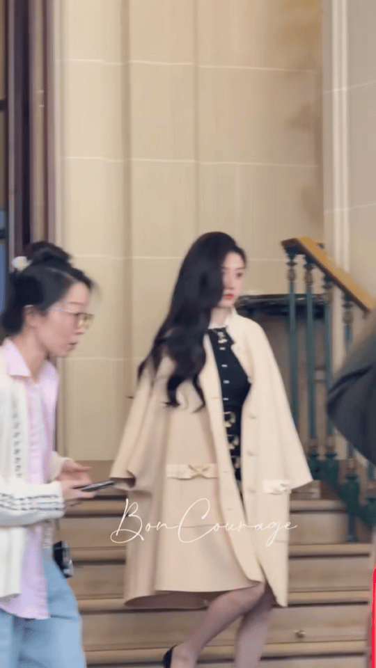 宋祖儿 甜美千金风谁能不喜欢祖儿呢，感觉这个妆造好漂亮啊，每一个风格都好漂亮 ​