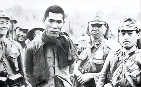 1942年秋，鲁中南根据地笼罩在白色恐怖中。一个深夜，时任妇救会主任的赵兴兰在传