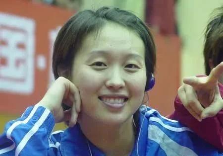 2004年雅典奥运会前夕，中国乒乓球队掀起了一场不小的风波。国家队队员白杨因为和