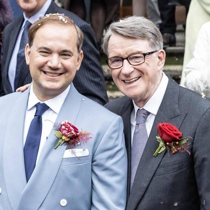 英国警方正在对工党资深人物彼得·曼德尔森（Peter Mandelson）展开调