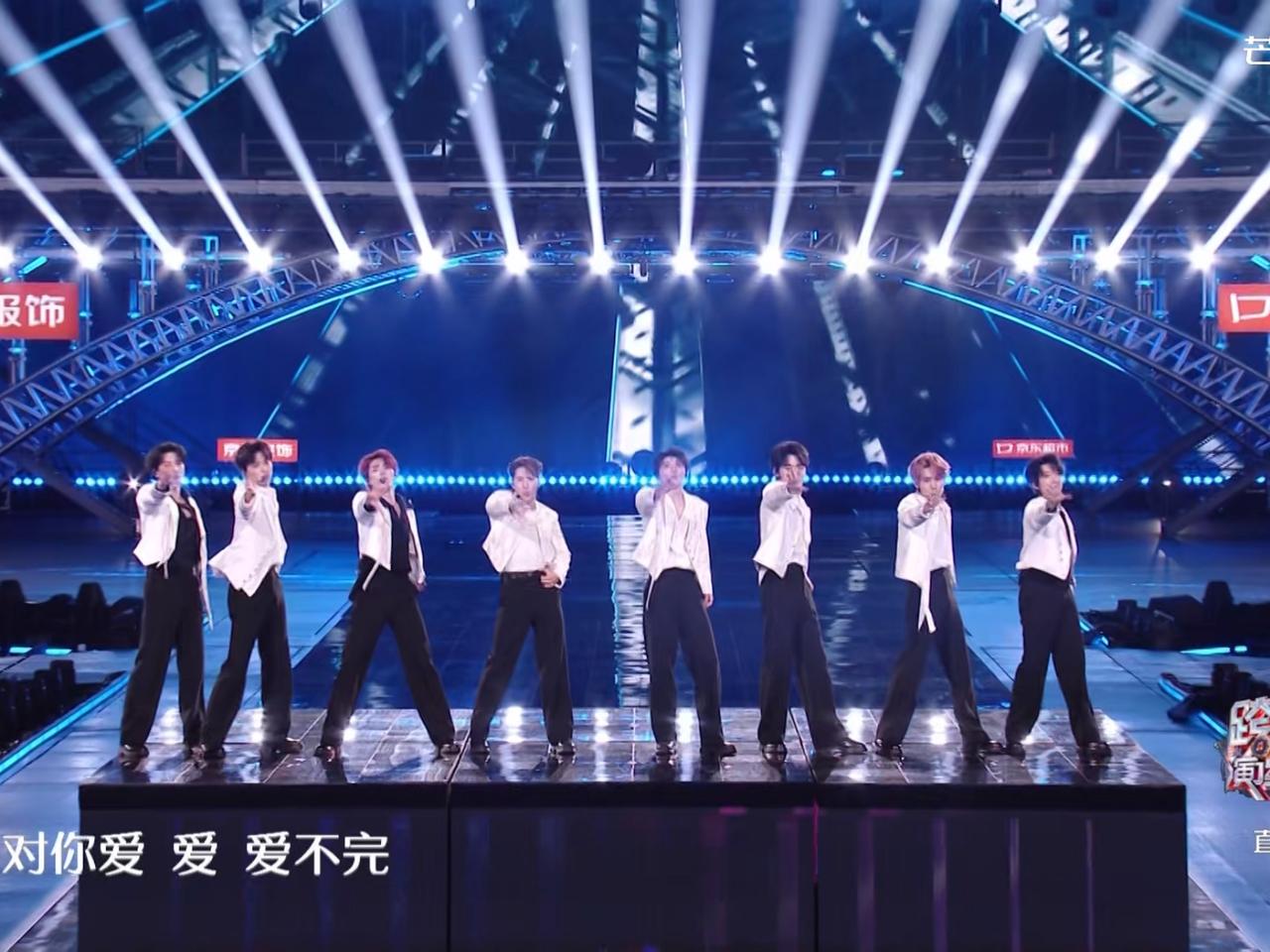 满屏大长腿就是好看！时代少年团和王嘉尔的这个表演太精彩了！

作为x秀，王嘉尔和