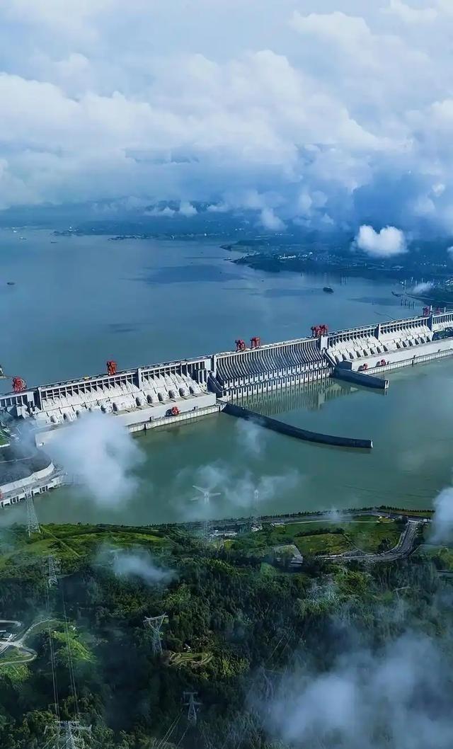 为什么美国不敢炸三峡大坝？不夸张的说，只要美国人想活着，就不敢对三峡大坝下手。说