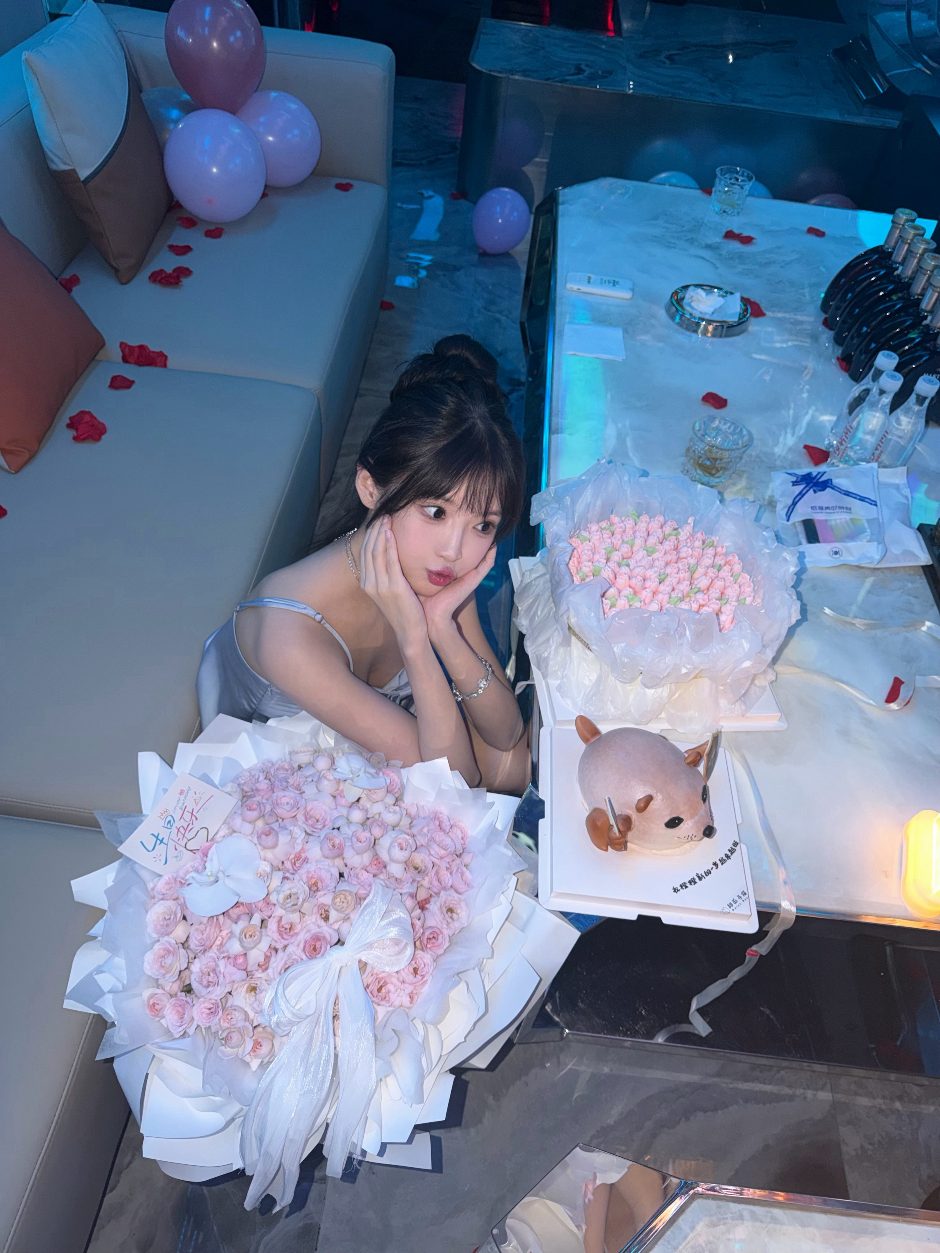 我的闺蜜团是不是很权威呐！（一张美丽的脸旁边是更美丽的脸蛋！！）还有四个小姐妹大