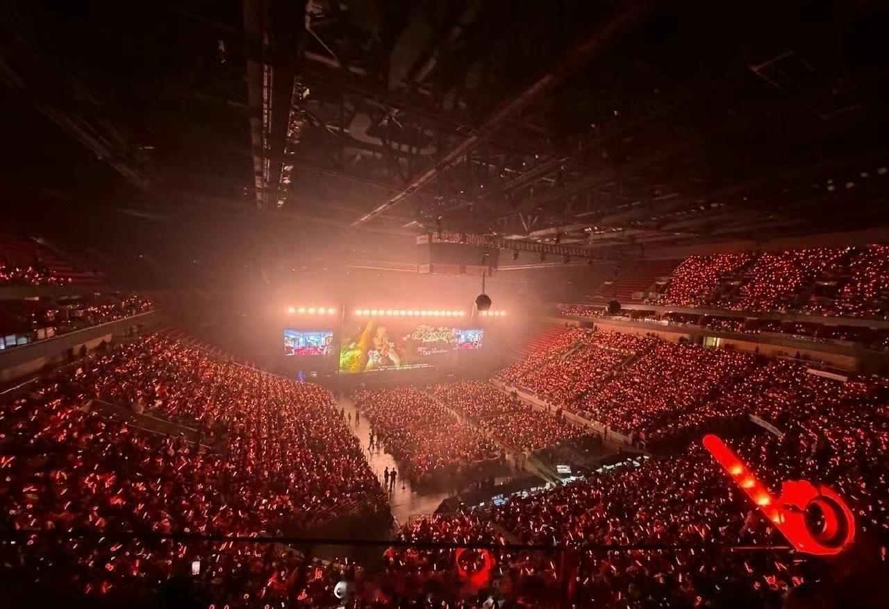 虞书欣生日会现场红海应援，这才是内娱95花TOP吧