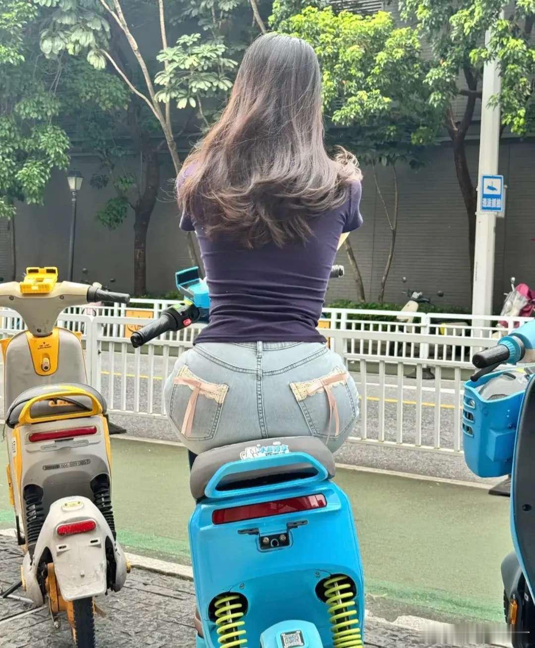 都等着用这个车呢？？ ​​​